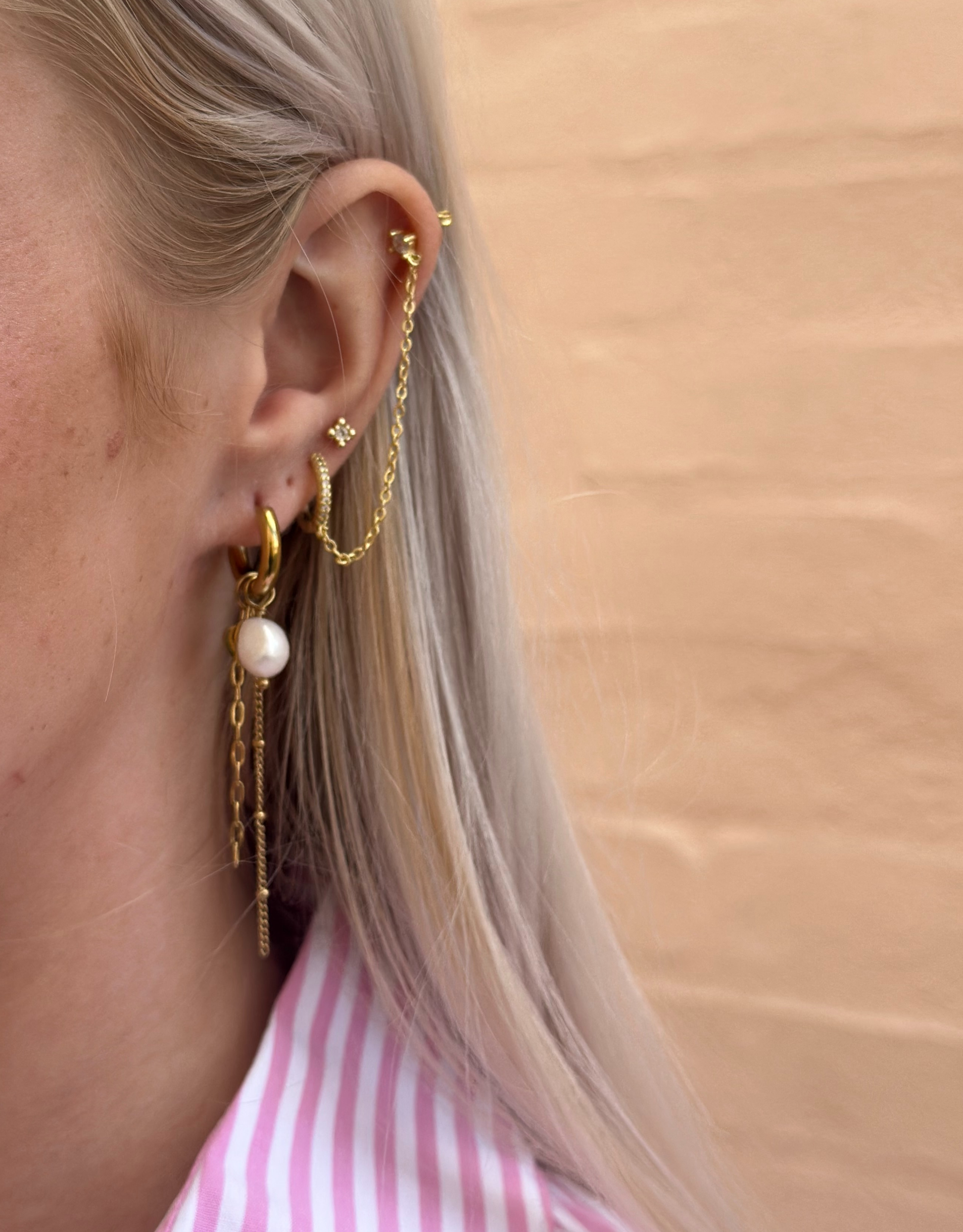 Vores Yaniah øreringe er elegante og med de flotteste vedhæng.