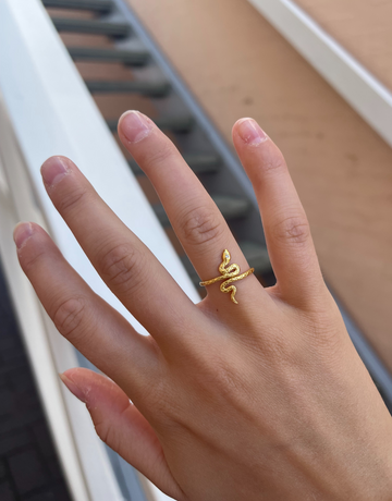 Snake ring, Alora