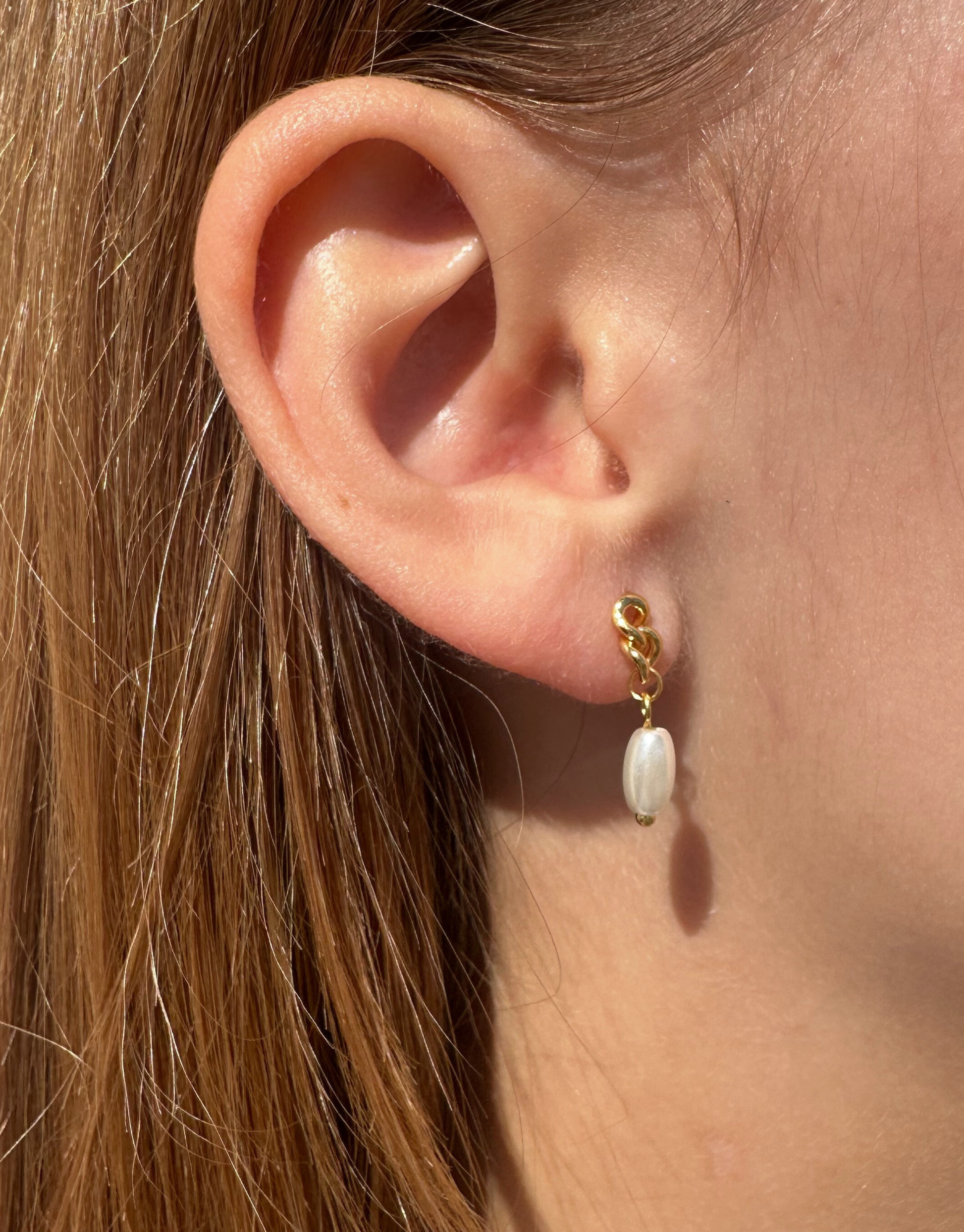 Aryana øreringe i et eksklusivt og elegant look.