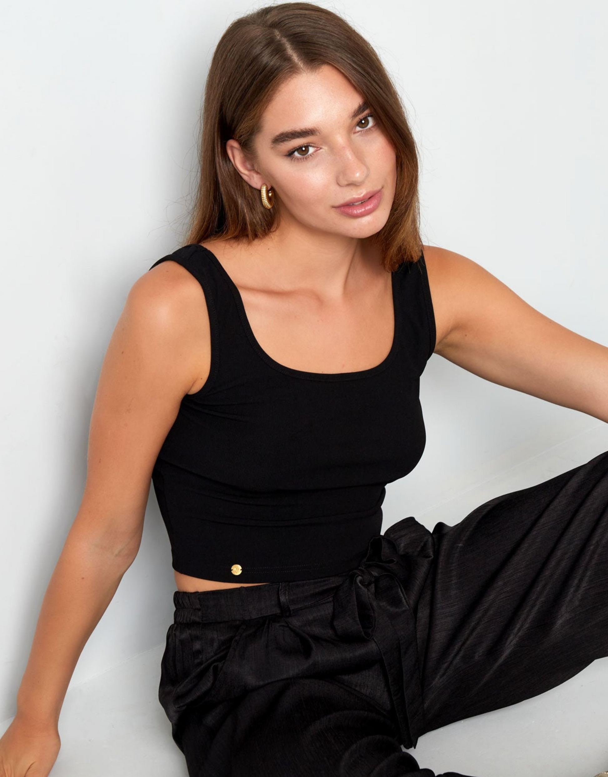 Camila crop top i ribbet materiale. 