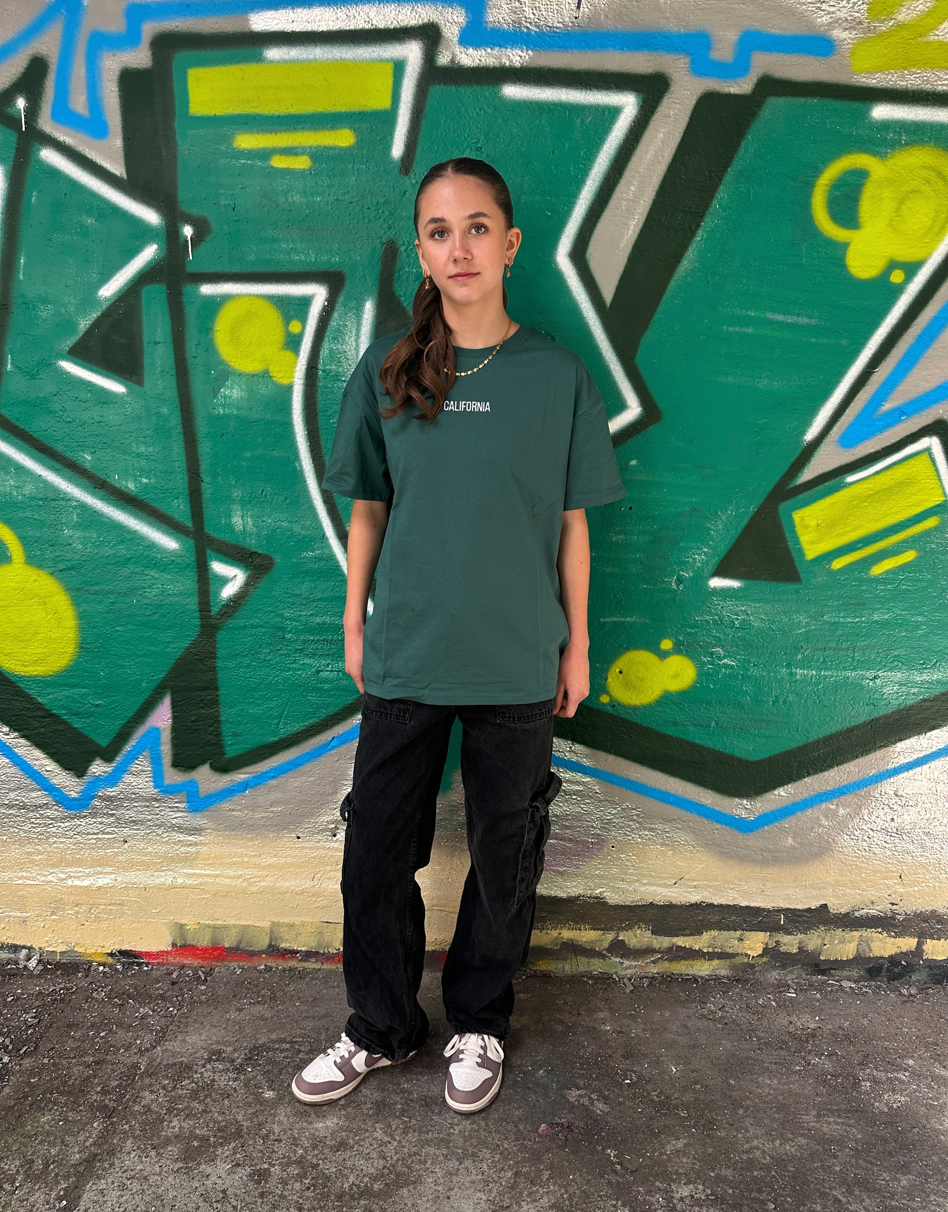 Skøn oversized t-shirt med California print foran og Californiske byer printet på ryggen.