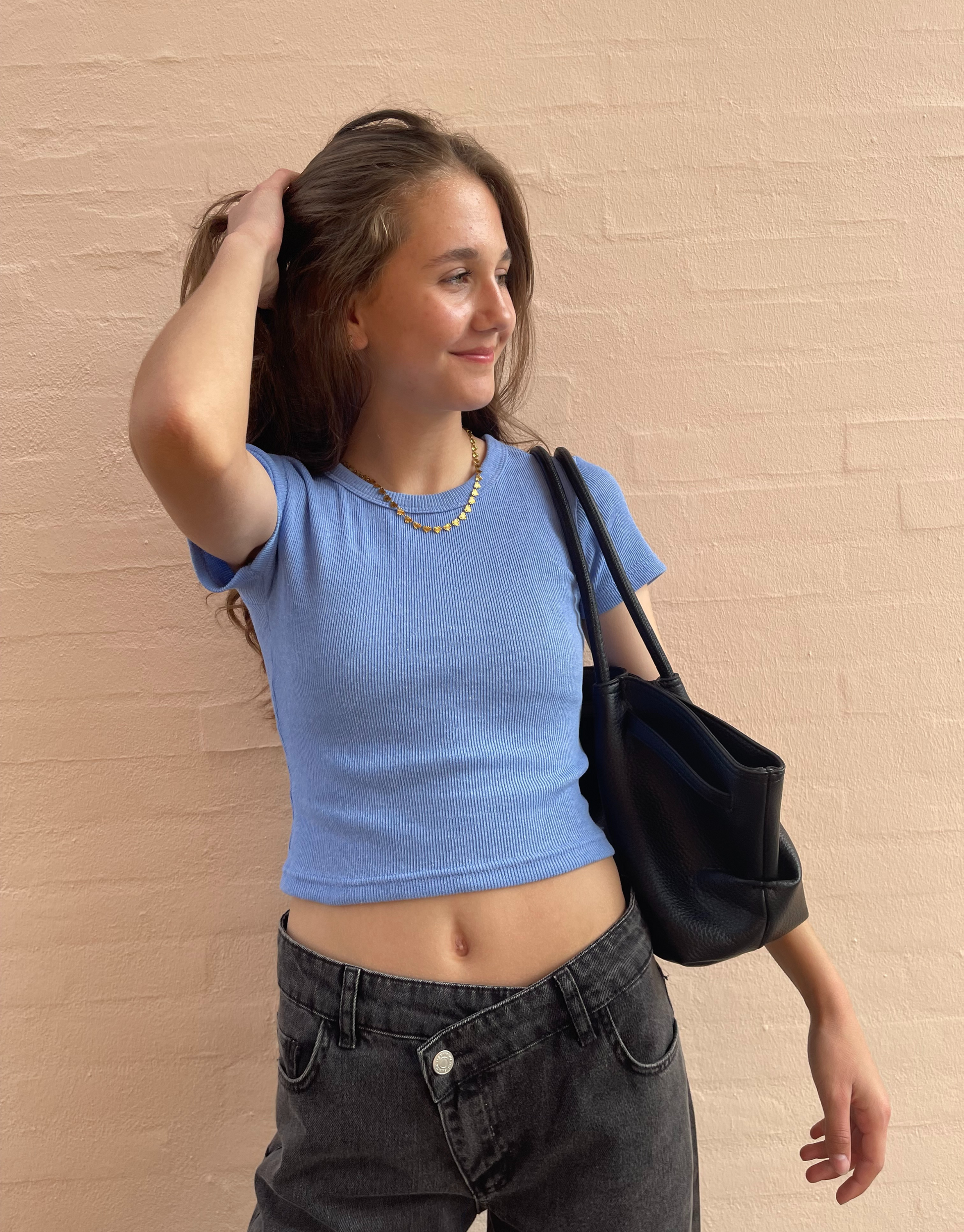Flot cropped t-shirt i blå.