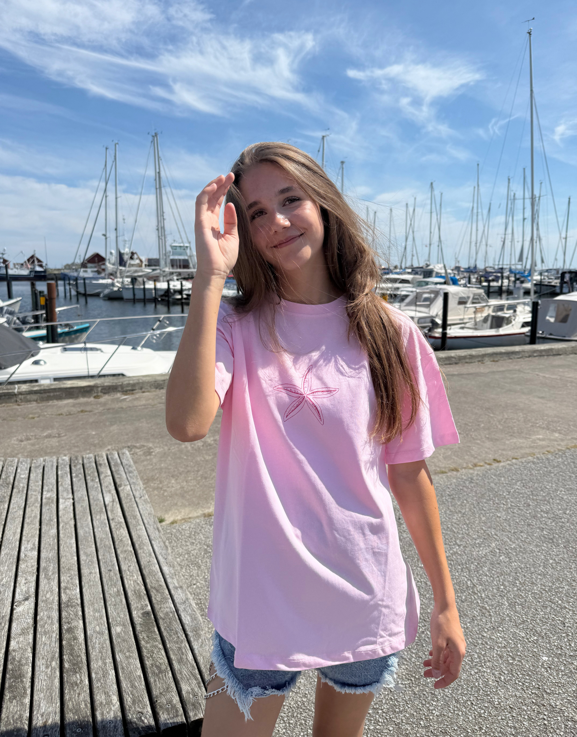 Skøn oversized t-shirt i 100% bomuld med strand vibes print.