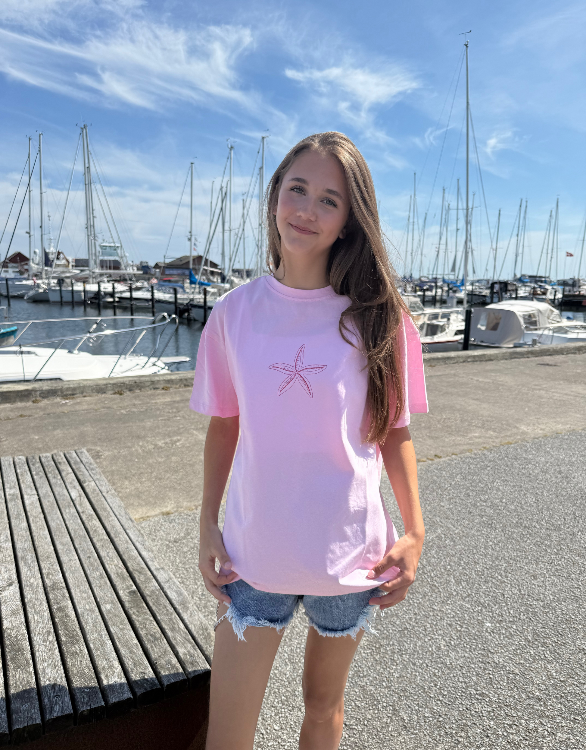 Skøn oversized t-shirt i 100% bomuld med strand vibes print.
