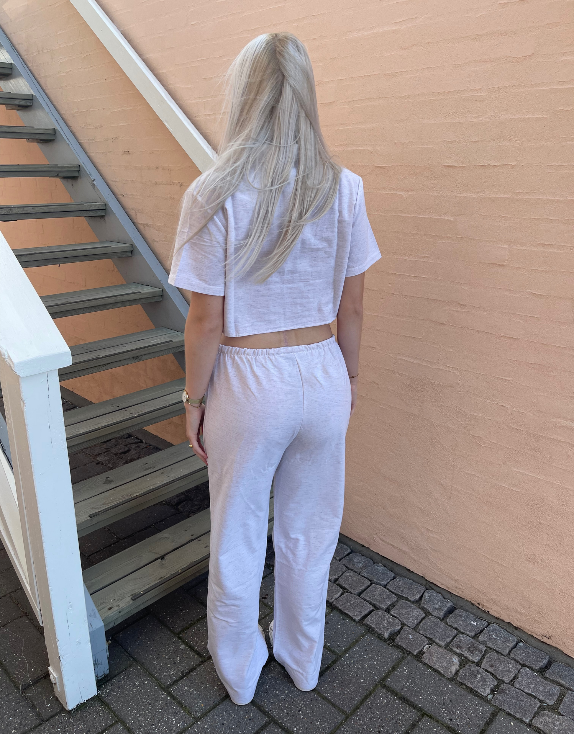 Skønne bukser i hør look med snørre i livet. Fantastisk pasform og komfort.
