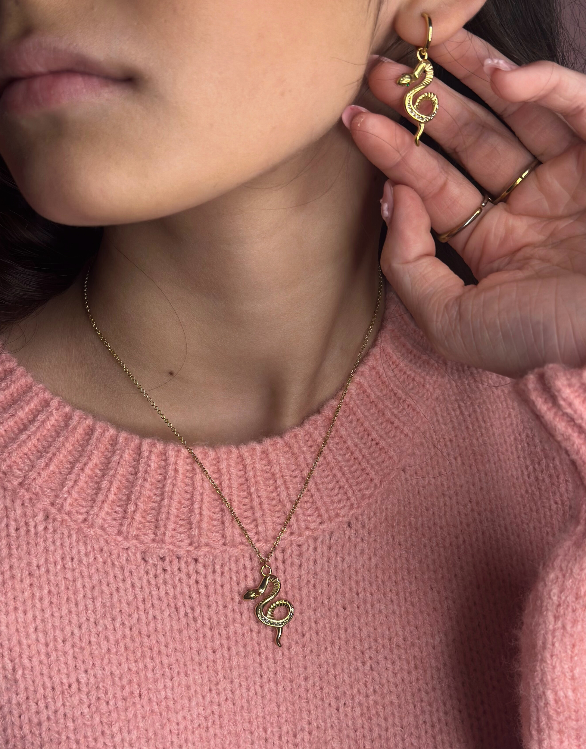 Smuk halskæde med slange.