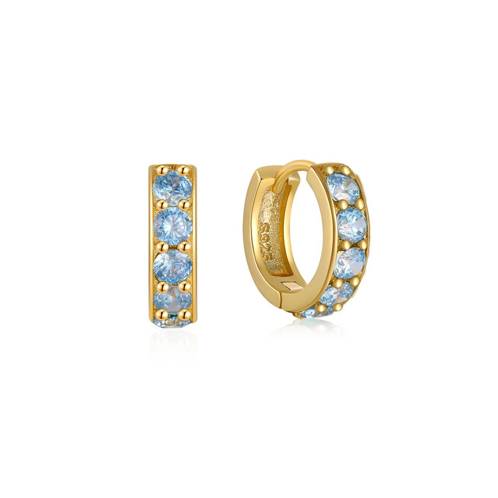 Nadia hoops i et elegant look fyldt med glitrende zircon sten.  Øreringene er i S925 sterling sølv og guldbelagt med 18 karat.   Disse øreringe er til dig, som elsker, at pifte dit look op med unikke smykker.   Materiale: S925 sterling sølv, guldbelagt med 18 karat. 100% nikkelfri. Størrelse: 4mm bred, 10,2 mm diameter