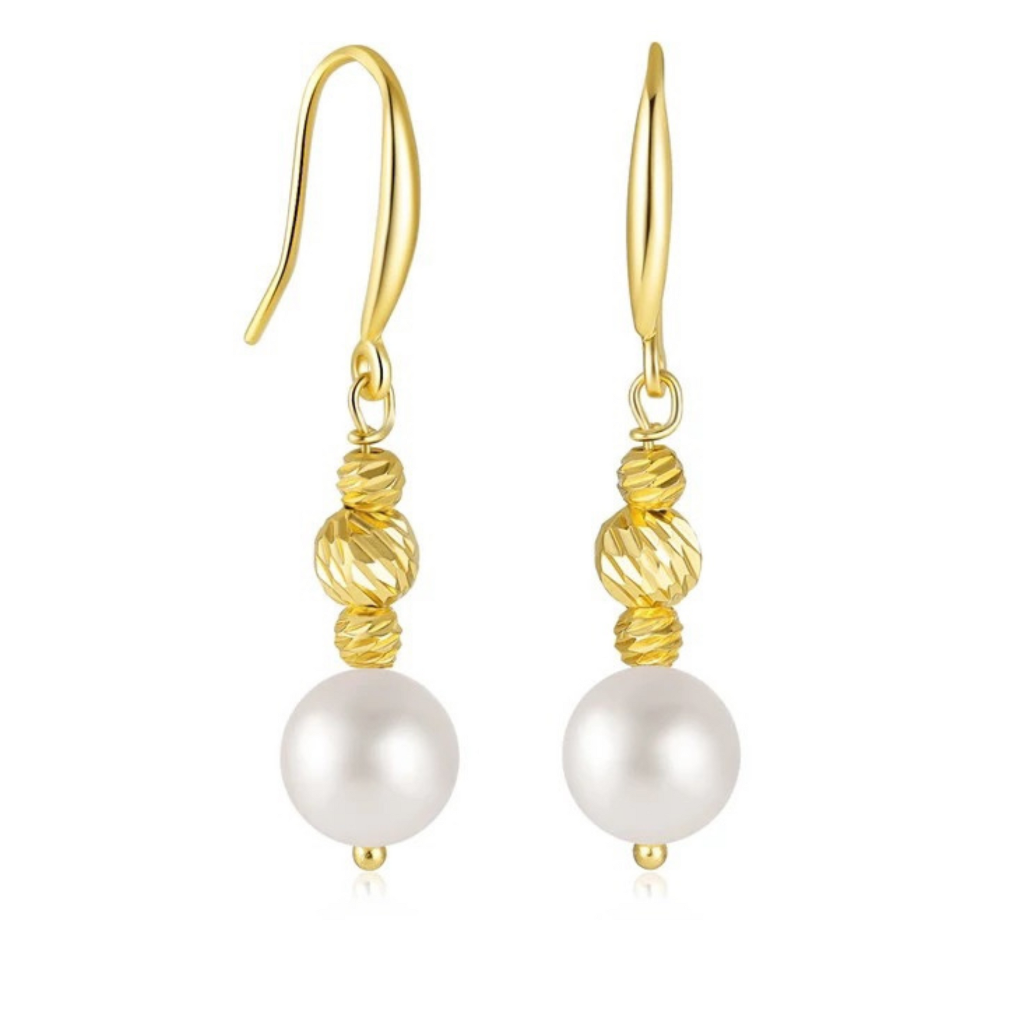 Frigg perleøreringe i et elegant look.  Øreringene er i S925 sterling sølv og guldbelagt med 18 karat.   Disse øreringe er til dig, som elsker, at pifte dit look op med unikke smykker.   Materiale: S925 sterling sølv, guldbelagt med 18 karat. 100% nikkelfri.